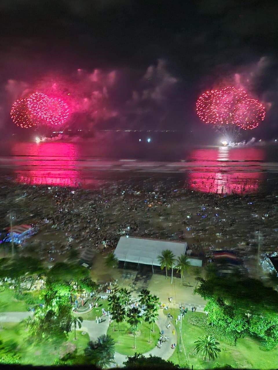 Apartamentos Na Praia Do Gonzaga Frente Mar Com Estacionamento Santos  Bilik gambar